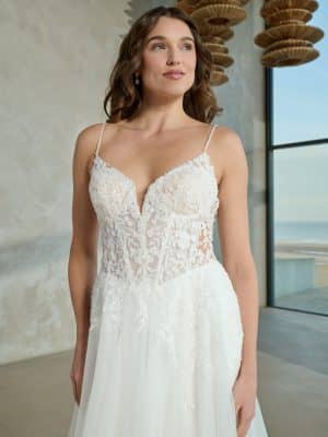 Famke-Azuree Bridal-Close