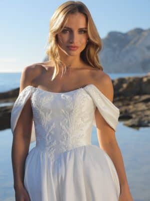 Fantasy-Azuree Bridal-Close