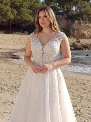 Feeney-Azuree Curvy-Close