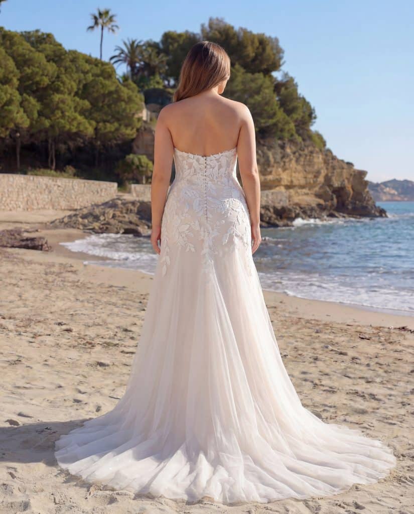 Fenna-Azuree Curvy-Back