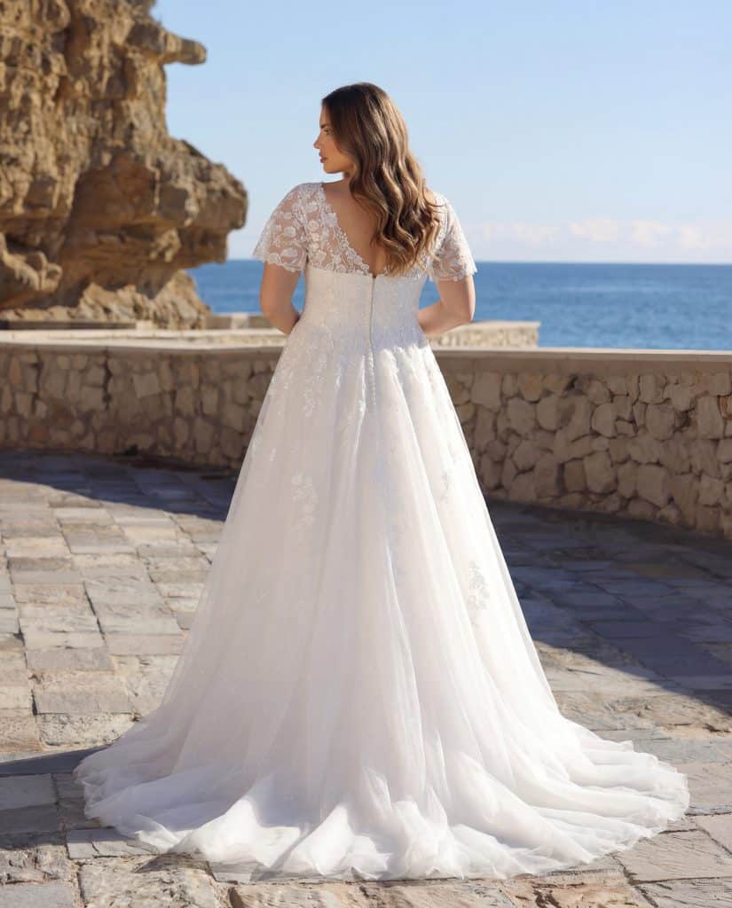 Fiene-Azuree Curvy-Back