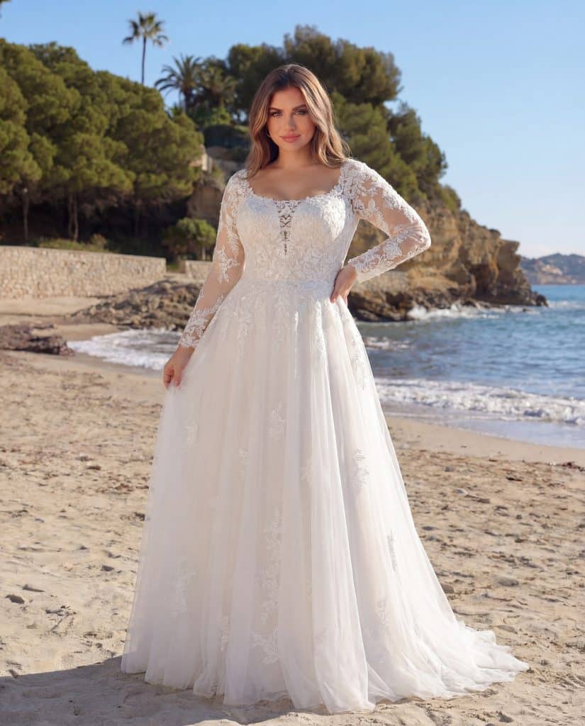 Finja-Azuree Curvy-Front