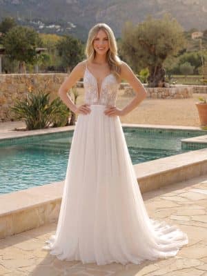 Frisky-Azuree Brida-Front
