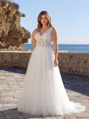 Hero-Azuree Curvy-Front