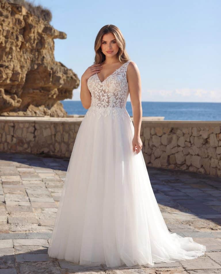 Hero-Azuree Curvy-Front