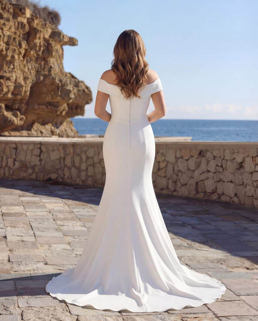Holliday-Azuree Curvy-Back