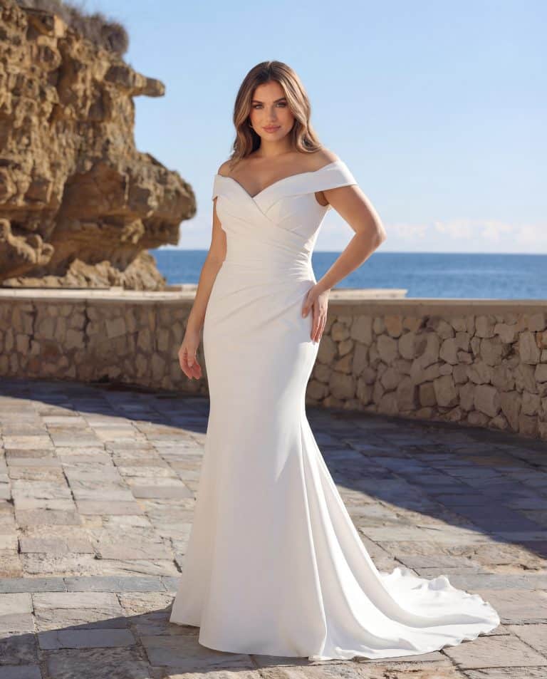Holliday-Azuree Curvy-Front